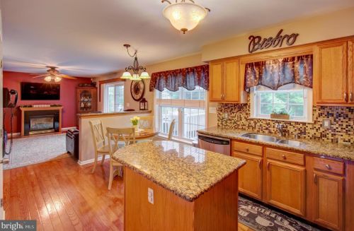 598 Edinburg Rd, Trenton, NJ 08619-1720