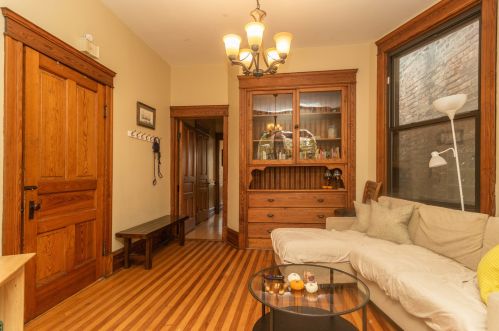 2014 Roscoe St, Chicago IL 60641-4015 exterior