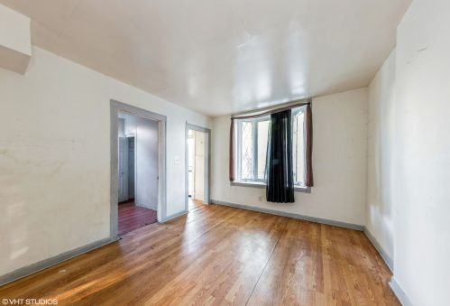 7430 Champlain Ave, Chicago, IL 60619-1806