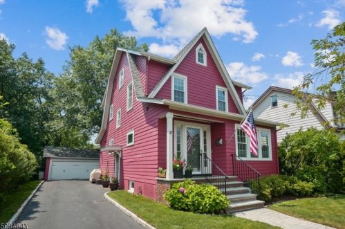 40 Hillcrest Rd, Maplewood, NJ 07040-1626