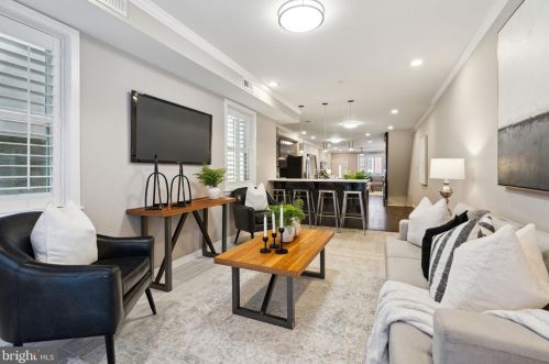 630 Catharine St, Philadelphia PA  19147-2937 exterior