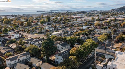 1502 10th St, Berkeley CA 94710-2376 exterior