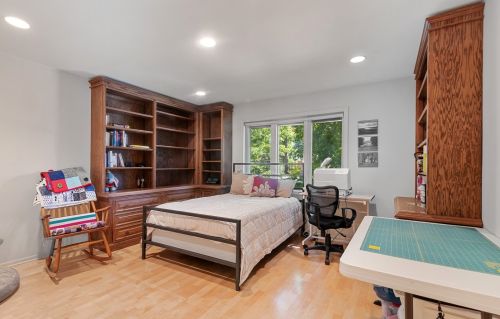 6461 Longmeadow Ave, Chicago IL 60712-3205 exterior