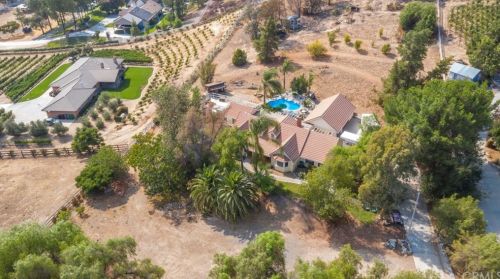 38325 De Portola Rd, Temecula CA 92592-8984 exterior