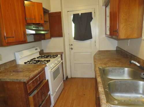 2634 Library Rd, Pittsburgh PA 15234-3107 exterior