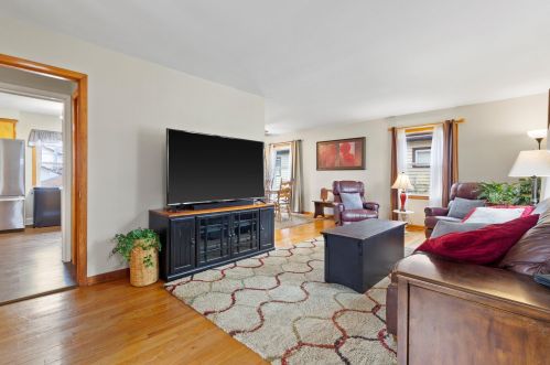 3801 99th St, Milwaukee, WI 53222-2423