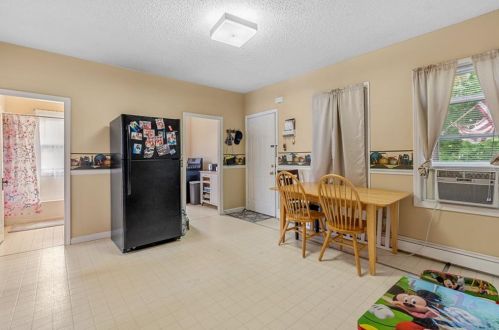 37 6 Ave, Woonsocket RI 02895-4024 exterior