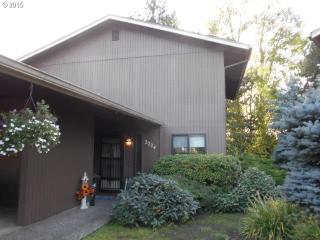 2224 Ridgeway Dr, Eugene OR  97401-6560 exterior