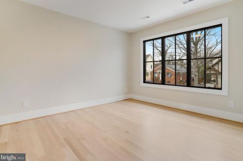 4700 25th St, Arlington VA  22207-3519 exterior