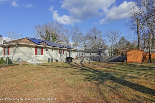 305 Brick Ave, Berkeley Township NJ 08721-3207 exterior