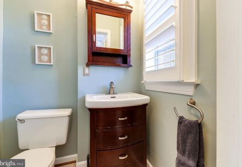 810 Fairfax St, Alexandria VA 22314-4314 exterior