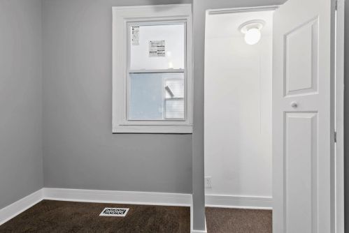 8155 Calumet Ave, Chicago IL 60619-4821 exterior