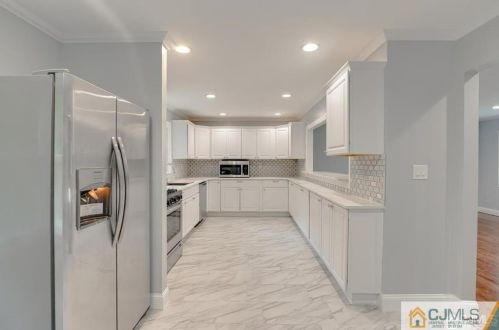 6 Kim Ct, Old Bridge NJ 08857-3405 exterior