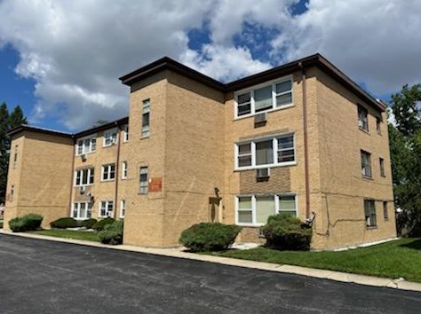 10741 Pulaski Rd, Chicago IL 60655-3938 exterior