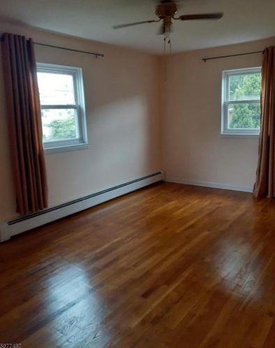 91 Lincoln St, Fairview NJ  07022-1948 exterior