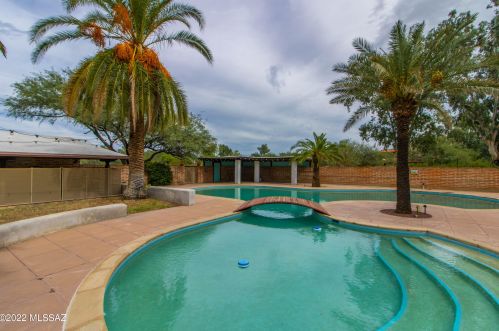 3380 Arroyo Chico, Tucson AZ  85716-5813 exterior