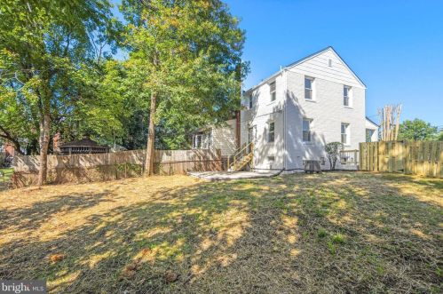 6106 Kings Hwy, Alexandria VA 22303-2416 exterior