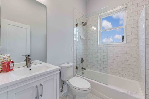 5307 Mcvicker Ave, Chicago IL 60630-1922 exterior