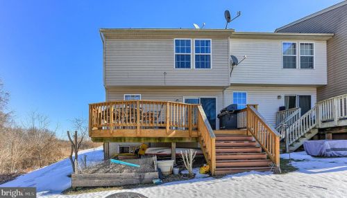 80 Frst Vw Ter, Hanover PA 17331-7449 exterior