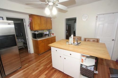 95 Clinton Pl, East Rutherford NJ 07073-1323 exterior