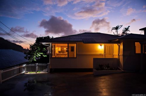 1717 Noe St, Honolulu HI 96819 exterior