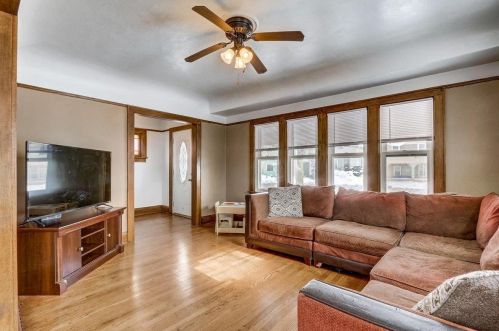 1983 76, Milwaukee WI 53219-1128 exterior