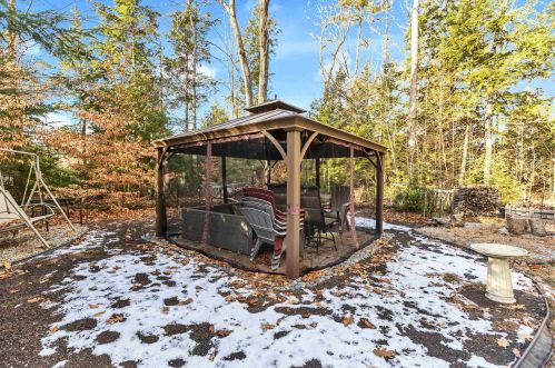 102 Bog Rd, Concord NH 03303-1008 exterior