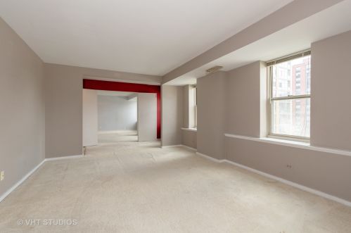 40 9th St, Chicago IL  60605-2137 exterior