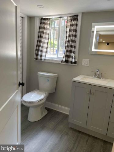 2525 Cumberland St, Philadelphia PA  19125-3100 exterior