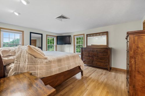 3 Arrowhead Dr, Concord NH  03304-5013 exterior