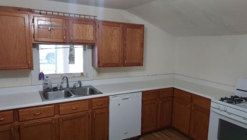 338 Lewis St, Watervliet MI 49098-9346 exterior