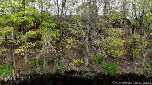 79 Commerce Ave, Killingly CT 06239-2804 exterior