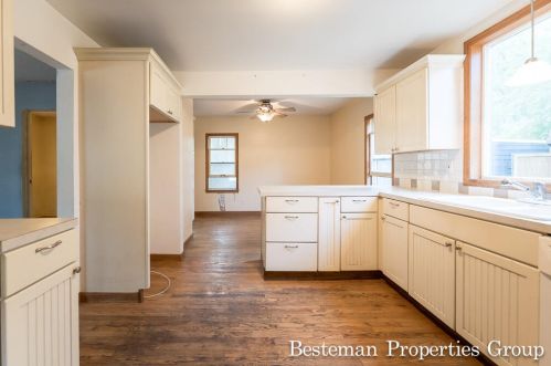 1121 Wilson Ct, Meskegon MI 49441-5150 exterior