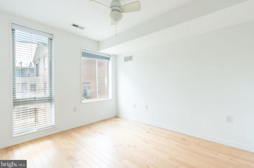 936 Leithgow St, Philadelphia PA 19123-1440 exterior