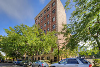 735 Junior Ter, Chicago IL  60613-1541 exterior