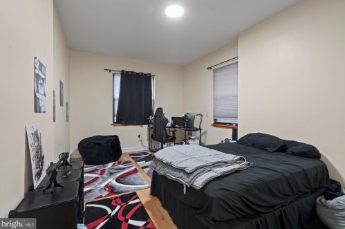 1336 Girard Ave, Philadelphia PA 19122-4212 exterior