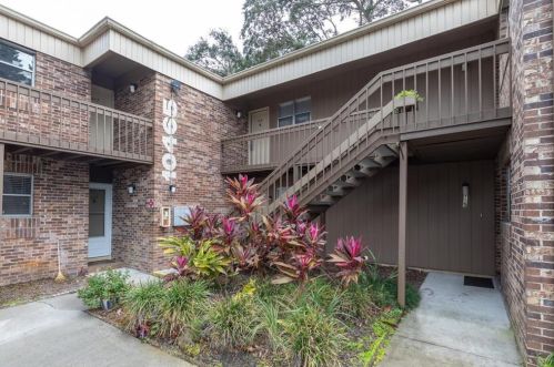 10465 Carrollbrook Cir, Tampa, FL 33618-4105