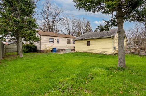 2832 Shoshone Rd, Waukegan IL 60087-3612 exterior