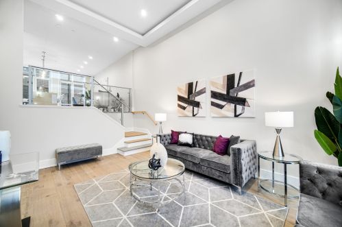 6227 Ellis Ave, Chicago IL 60653-3615 exterior