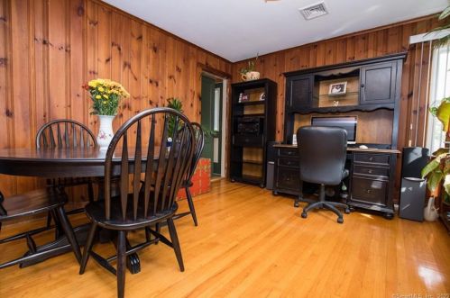 388 Elm St, Wallingford CT 06492-3231 exterior