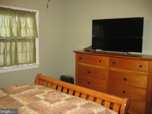 116 Lakeside Blvd, Trenton NJ 08610-1503 exterior