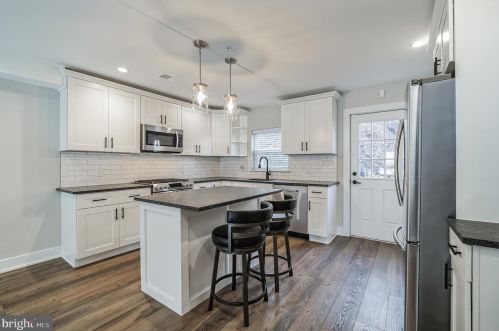 220 Fountain St, Philadelphia PA  19128-4508 exterior