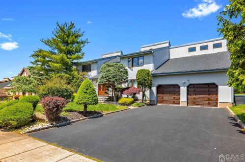 8 Bobbi Jean Ave, Edison, NJ 08820-1468