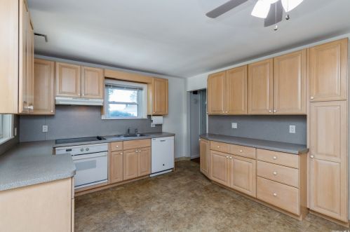 9 Arlington St, Huntington Station NY 11747-2631 exterior