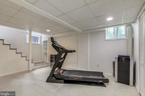 7426 Piney Branch Rd, Silver Spring MD 20901-4352 exterior