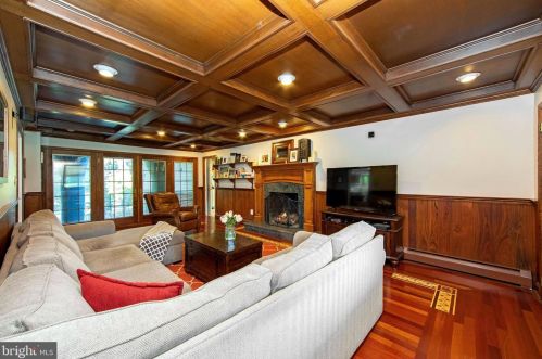 3658 Chimney Swift Dr, Huntingdon Valley PA  19006-2805 exterior