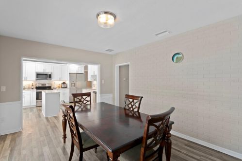 708 Grand Cir, Tampa FL  33617-7844 exterior