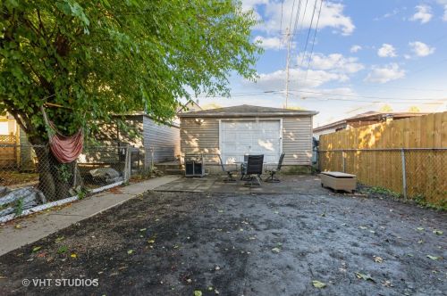 1632 Tripp Ave, Chicago IL 60639-4833 exterior