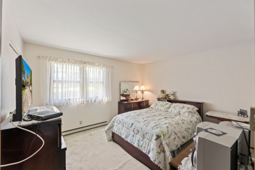 5147 Camelot Ln, Milwaukee WI 53221-3121 exterior