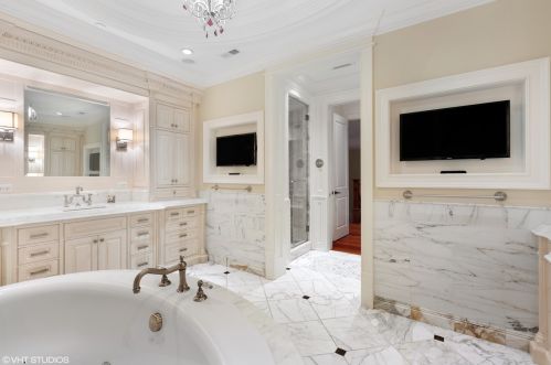 716 Schubert Ave, Chicago IL 60614-1247 exterior